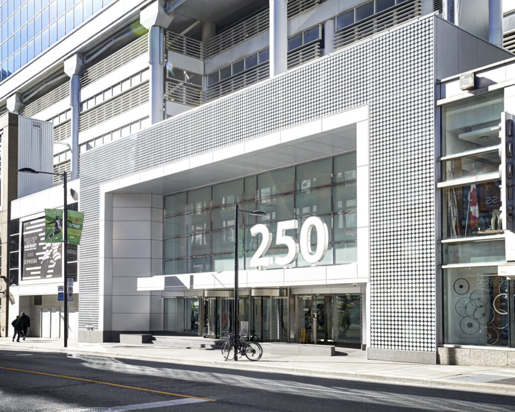 250 yonge st toronto